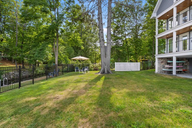 Building Photo - 8 Water St