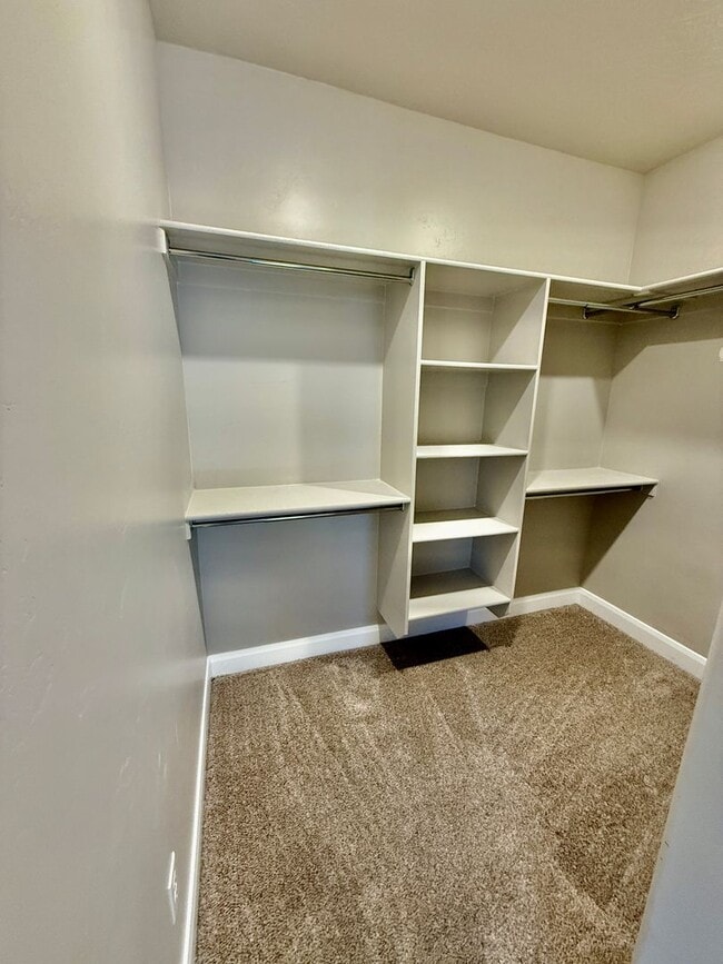Building Photo - 4 Bedroom Home for Rent