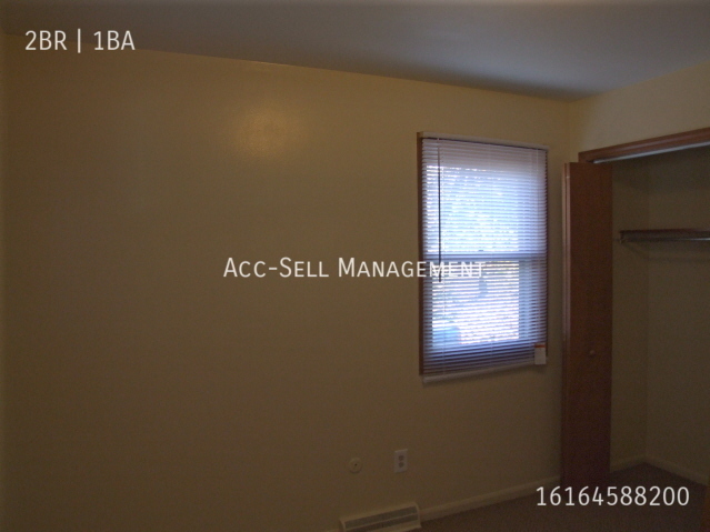 Building Photo - Kentwood 1413-52nd two bedroom side by sid...