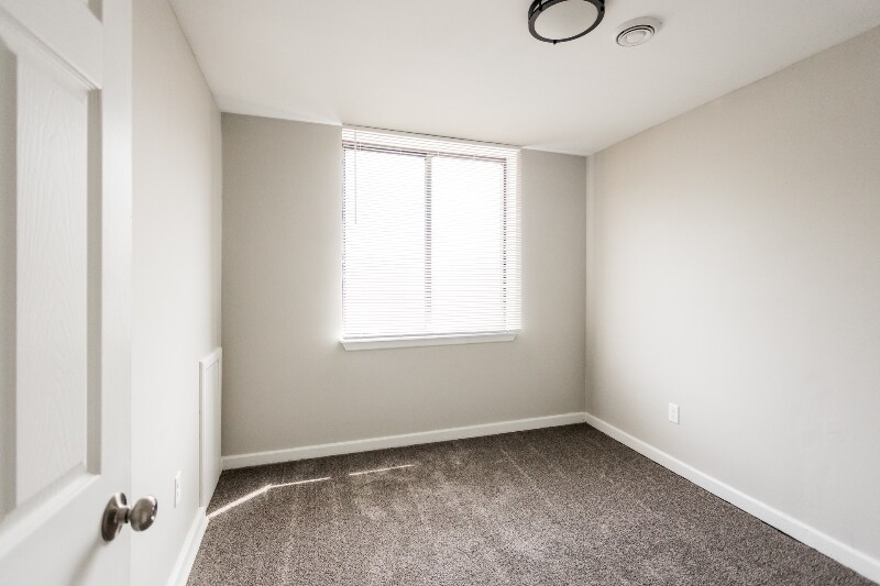 Building Photo - 1400 Seward Ave