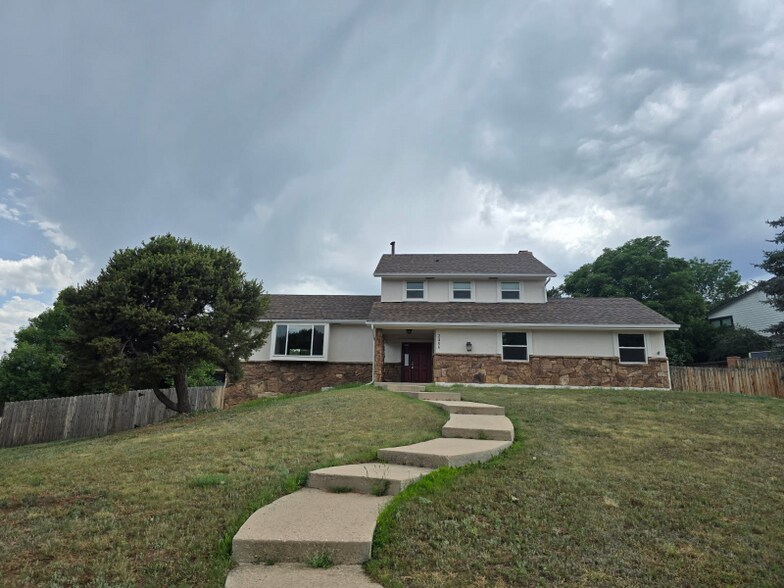 Primary Photo - 2455 Stoneridge Dr