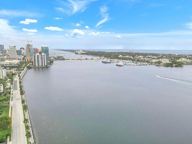 Building Photo - 1801 S Flagler Dr