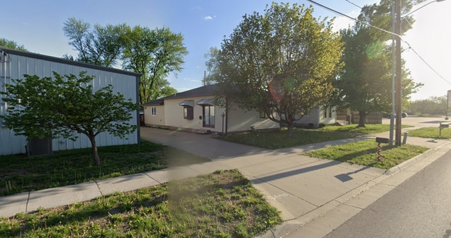 Building Photo - Spacious 3 Bed 2 Bath Home, Perfect for Families!