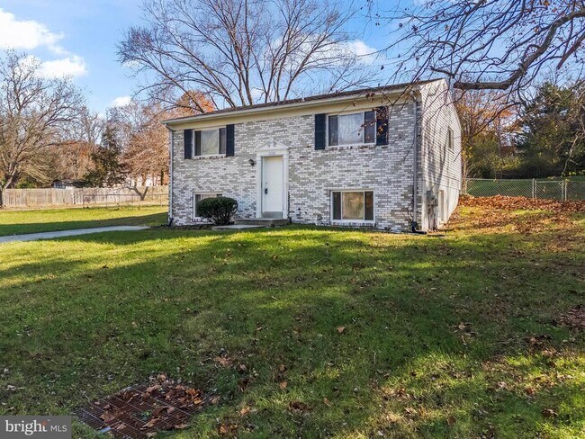 Building Photo - 10100 Le Fevre Dr