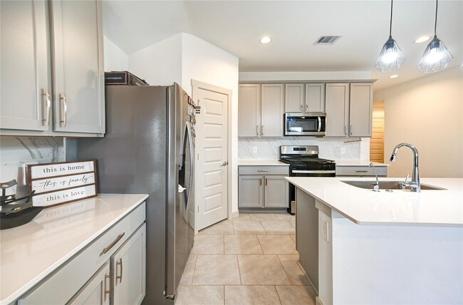 Building Photo - 29919 Reagans Rnch Dr