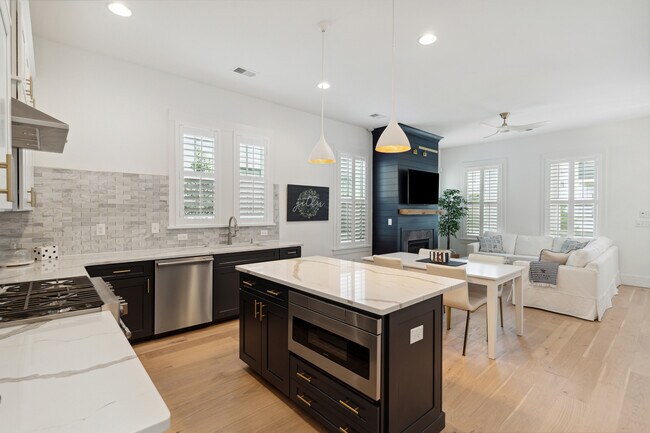 Building Photo - 1470 Mizzen Alley