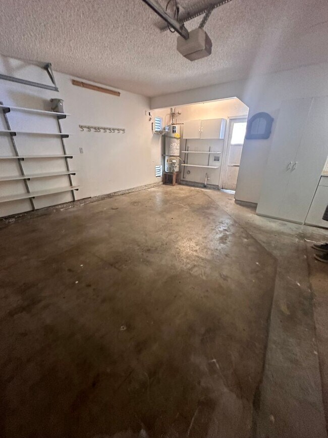 Building Photo - 4122 Aragon Dr