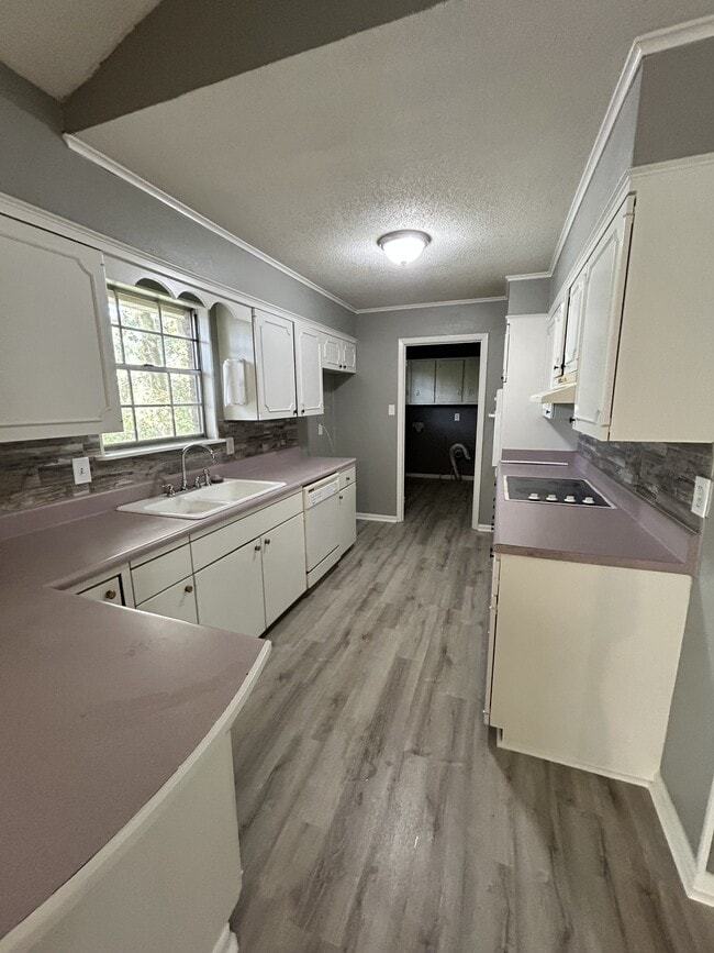 Building Photo - 3500 Bunker Hill Dr