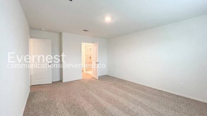 Building Photo - 16043 Mahogany Wy