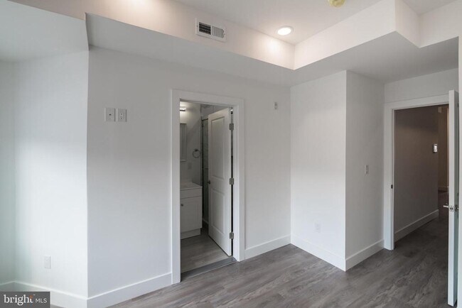 Building Photo - 1709 Snyder Ave