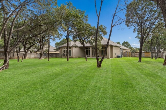 Building Photo - 944 Wilderness Oaks