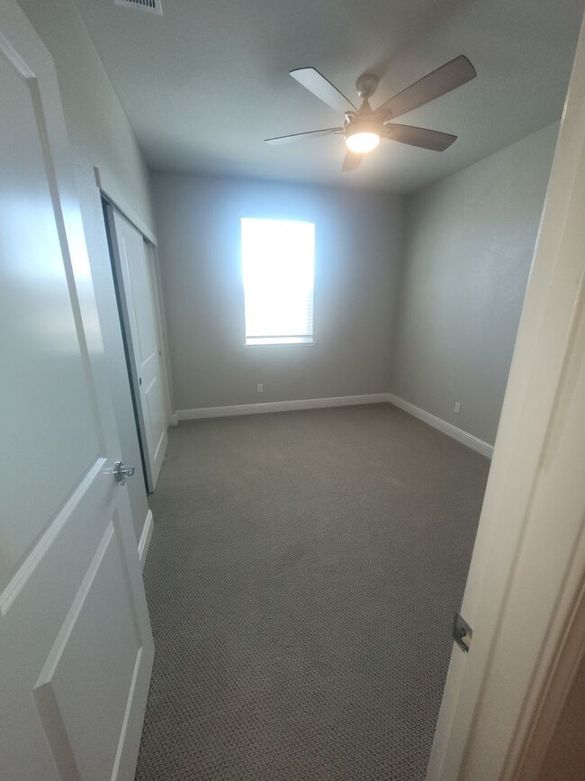 Building Photo - New home in Rancho Cordova in Veranda at S...