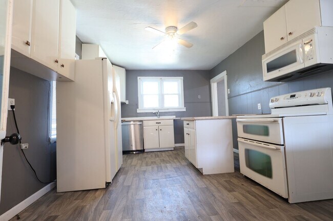 Building Photo - 3 Pohlman Ln