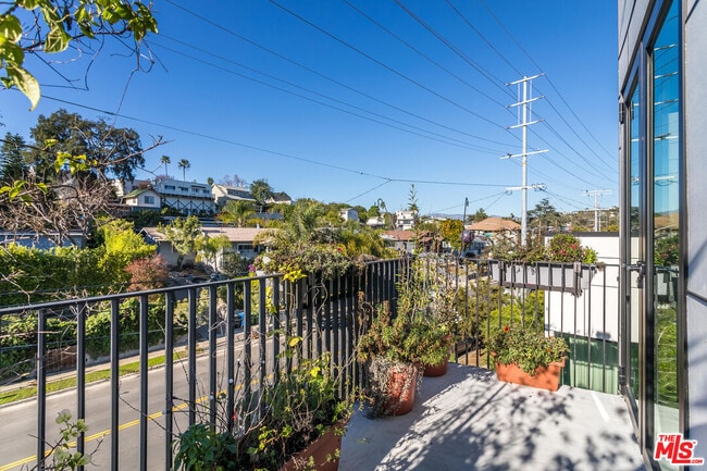 Building Photo - 906 Benton Wy