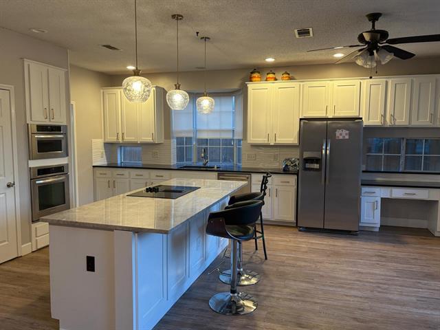 Building Photo - 2113 Cannes Dr