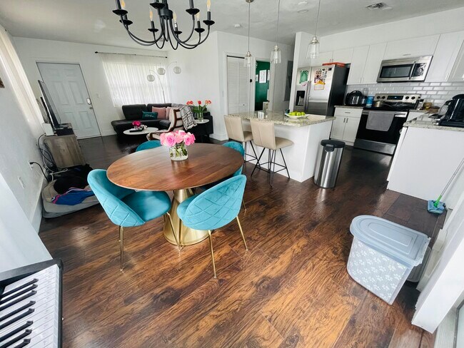 Building Photo - 3010 NW 158th St