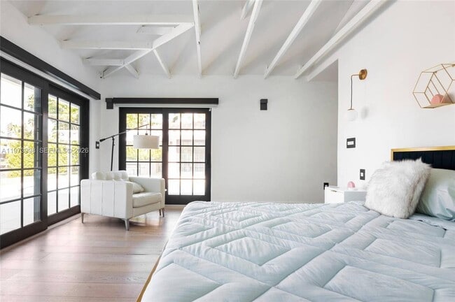 Building Photo - 524 Oleander Dr