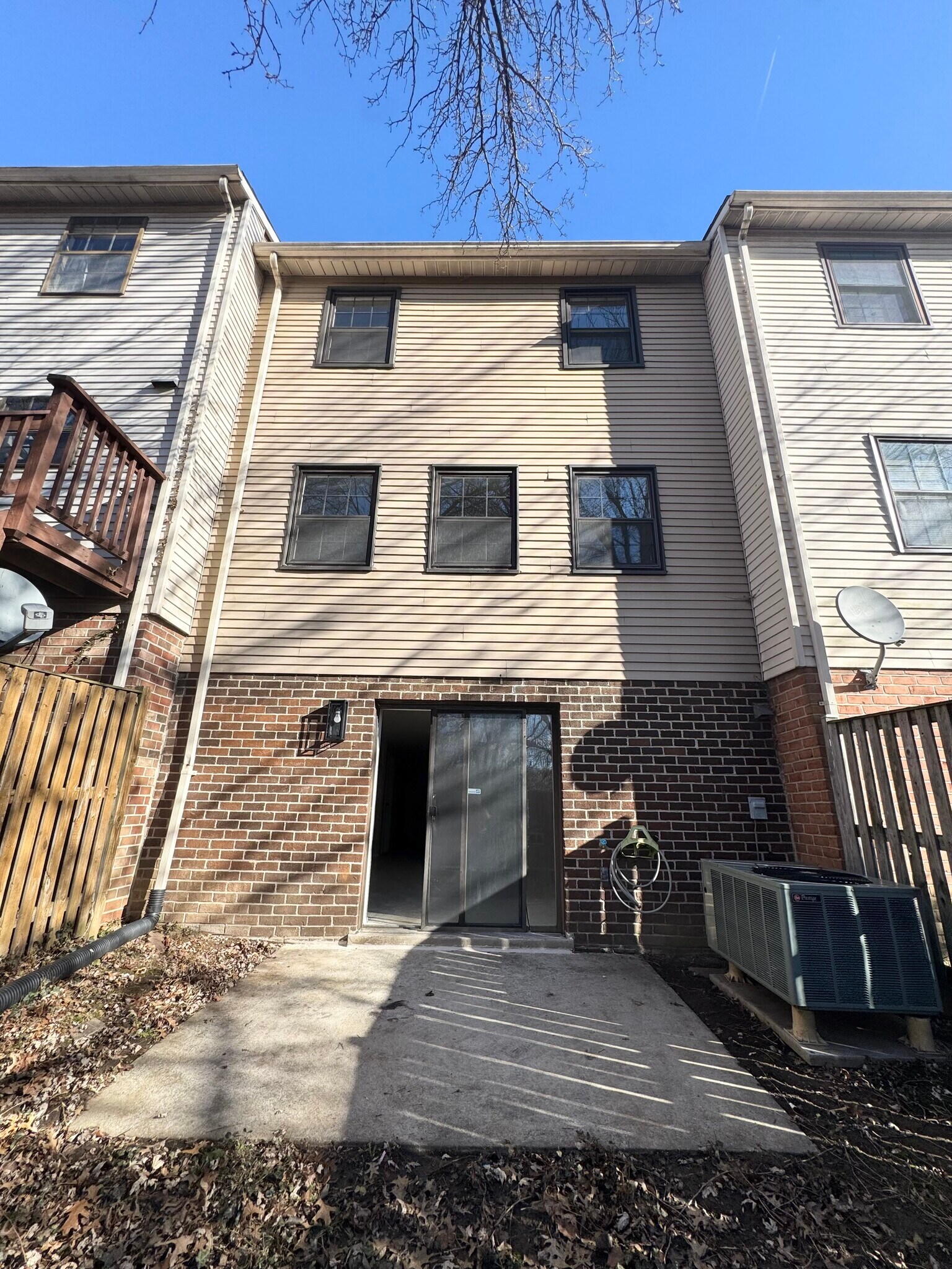 Building Photo - 40 Badger Gate Ct