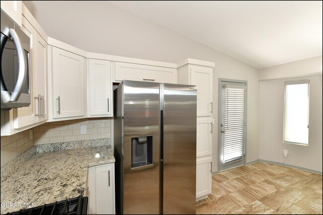 Building Photo - 13744 Flora Vista Ave