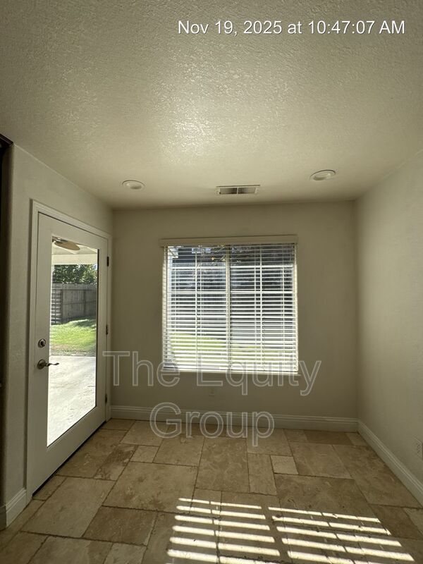 Building Photo - 4909 W Leighson Ave