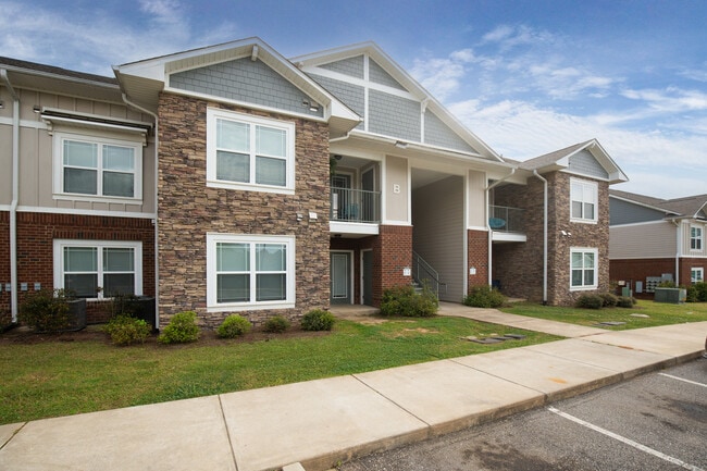Building Photo - Country Club Cottages
