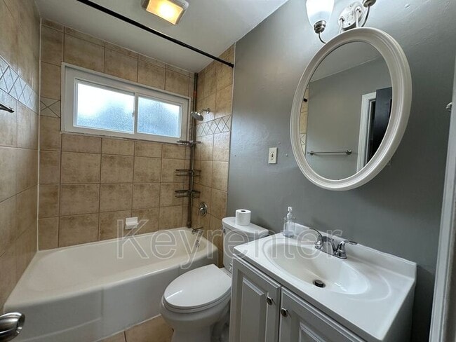 Building Photo - 138 Arkansas Ave