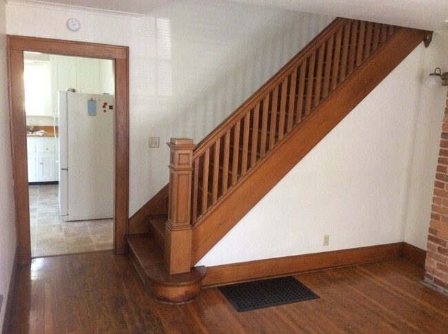 Stairs and Kitchen entry - 11 Pratt St