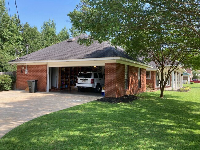 Building Photo - Southern Charmer close to the base