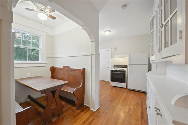 Vintage cabinets - 8139 Cohn St