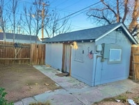 Building Photo - 1516 E Routt Ave