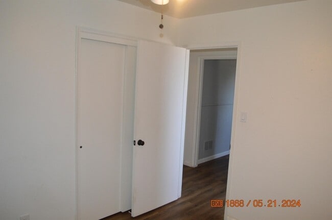 Building Photo - 930 S Rose St
