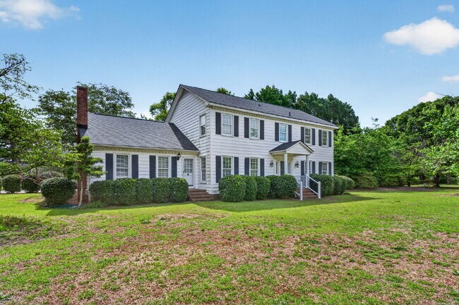 Building Photo - 636 N Wilkinson Dr