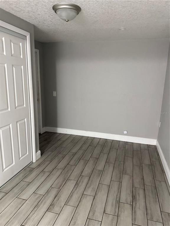 Building Photo - 204 6th Jpv St