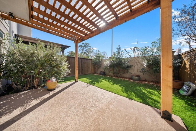 Building Photo - 6755 Highclere Manor Ln