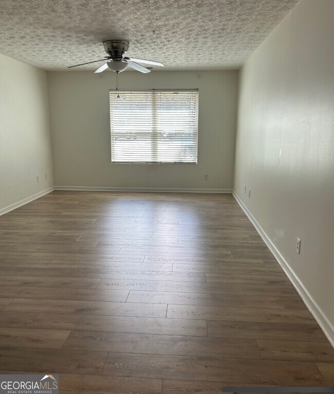 Building Photo - 10101 Waldrop Pl