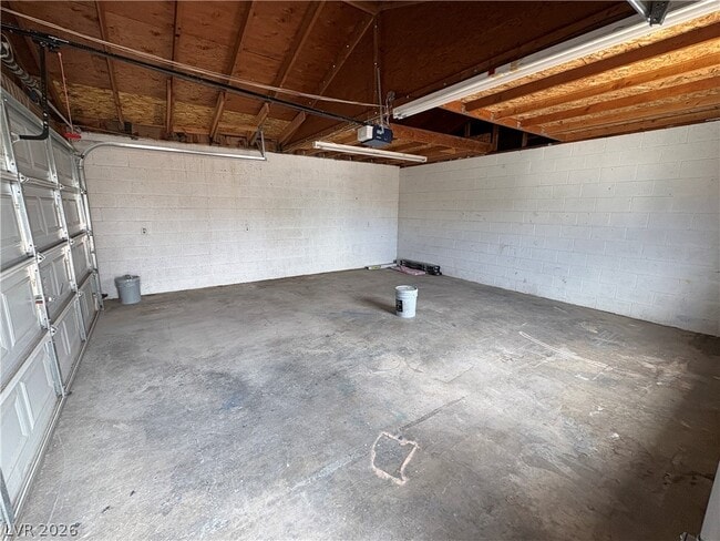 Building Photo - 111 Dogwood St