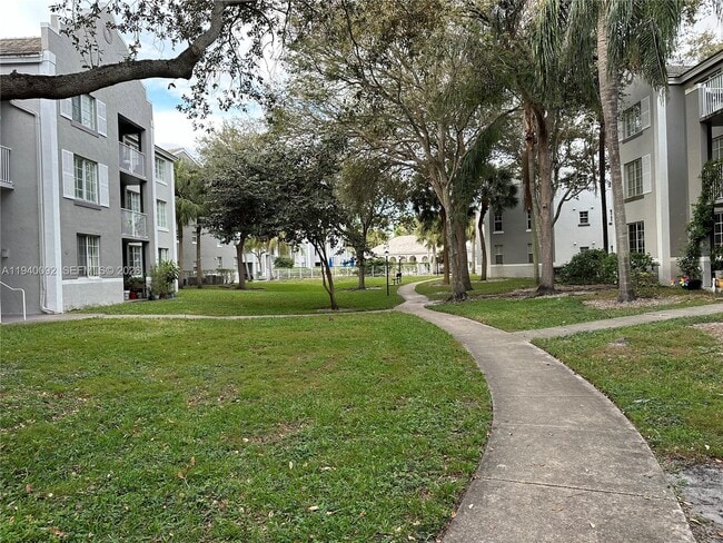 Building Photo - 620 SW 111th Ave