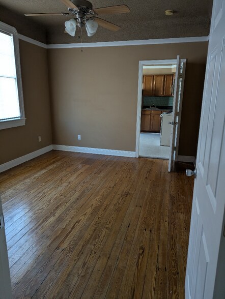 Building Photo - 2548 Myrtle St