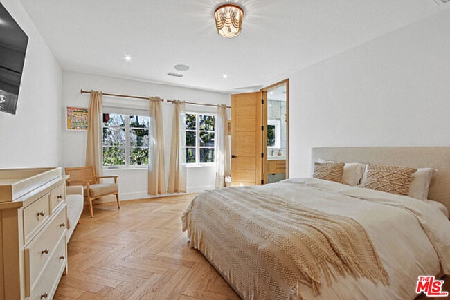 Building Photo - 9451 Sunset Blvd