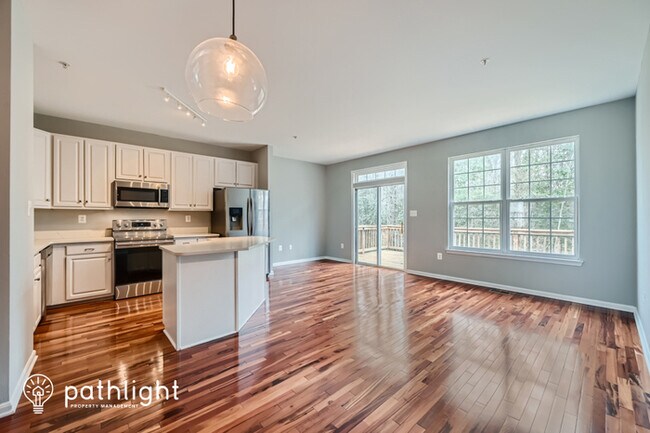 Building Photo - 8007 Apple Valley Drive