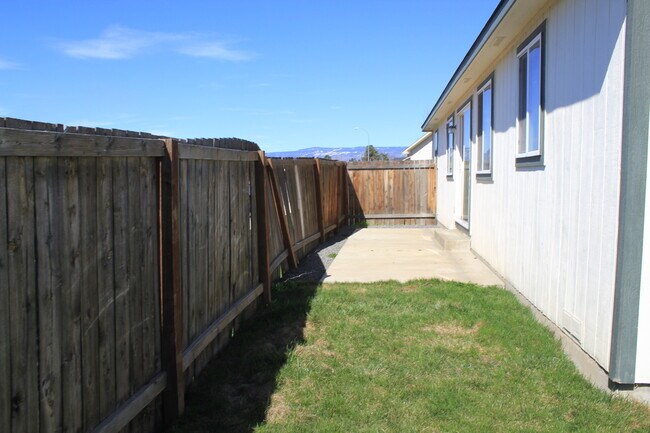 Building Photo - 3 Bedroom Home North of CWU