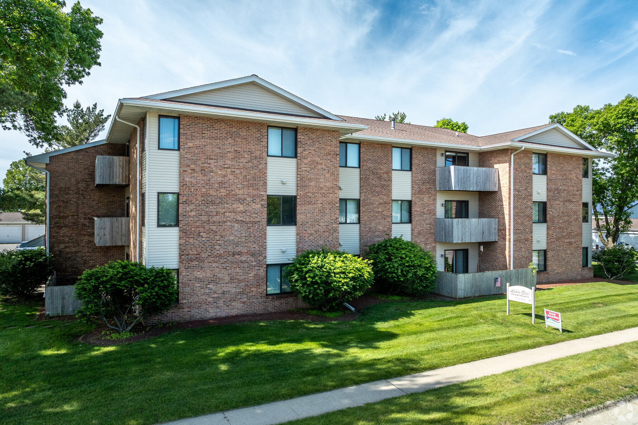 Building Photo - Linden East Apartments