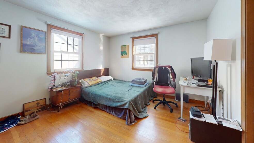 Building Photo - 45 Warren St