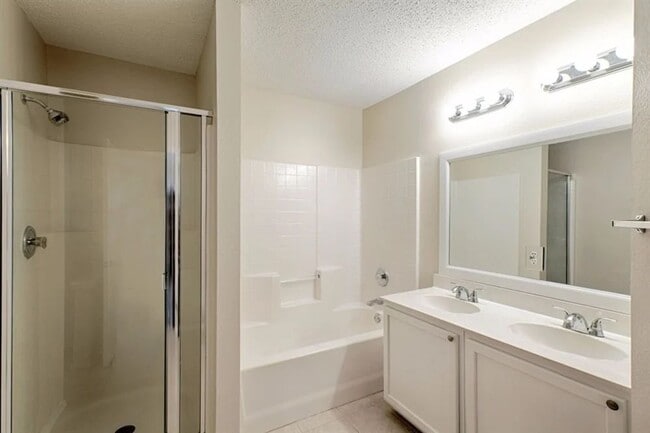 Building Photo - 4604 Bellcrest Dr