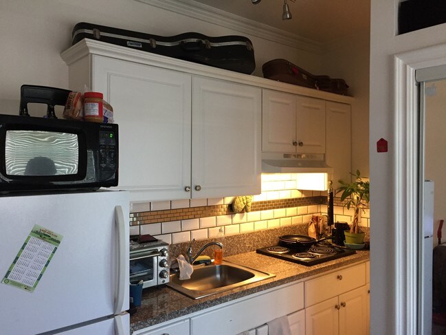 Kitchen - Hollywood East