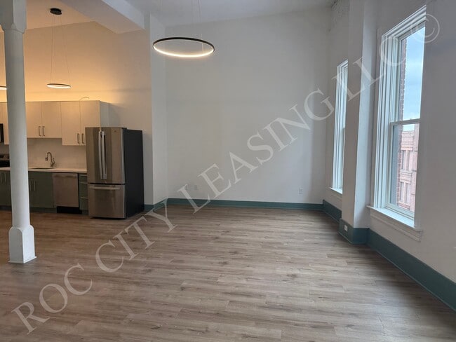 Building Photo - 151 St Paul St