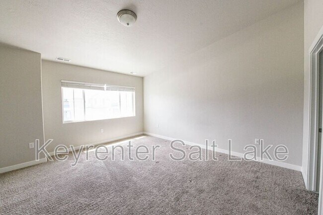 Building Photo - 1091 W Emerald Pools Ln