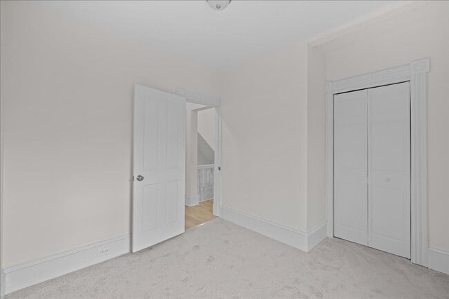 Building Photo - 258 Douglas Ave