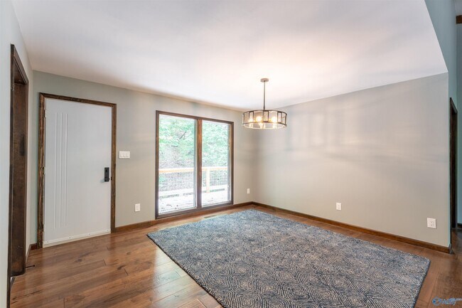 Building Photo - 206 Newcomb Rd