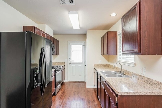 Building Photo - 18815 N Lyford Dr